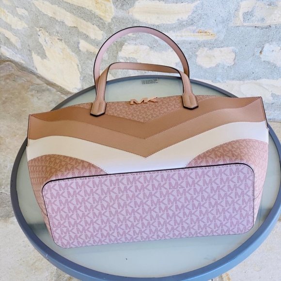 NWT Michael Kors signature Montgomery tote&wristle
